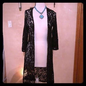 Beautiful Black Lace Duster EUC 💕